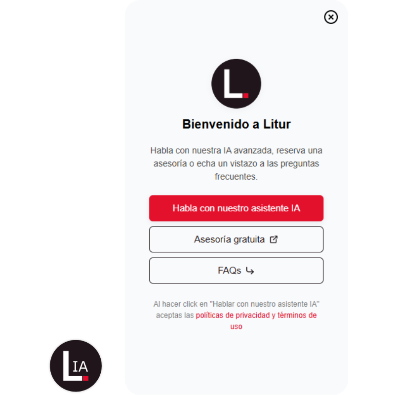 Interfaz del chatbot con IA de Litur que da la bienvenida al usuario y ofrece opciones para hablar con el asistente, reservar una asesoría gratuita o consultar preguntas frecuentes.